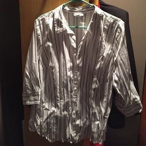 ‼️LAST CHANCE SALE‼️‼️Button down blouse