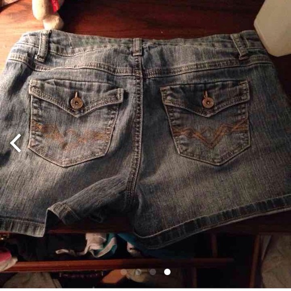 Jean shorts - Picture 4 of 4