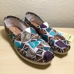 Geo Print Canvas Toms, NEVER WORN, BRAND NEW, NWT