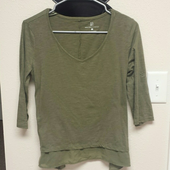 New York & Company Green ruffle flowy shirt