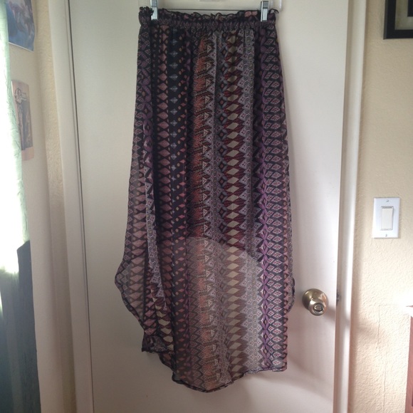 😍SOLD😍Sheer high low patterned bohemian skirt - Picture 4 of 4