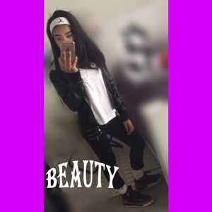 Meet your Posher, Tais