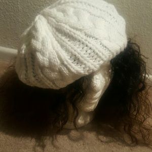 White knitted beanie