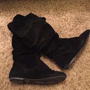 Black suede slouch boots