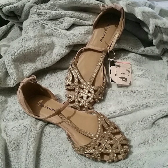 NWT Sandles