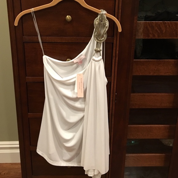 ROMEO &JULIET COUTURE White One Shoulder Top