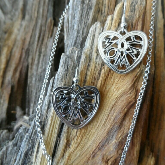 Mommy Necklace Earrings Set - Picture 3 of 3