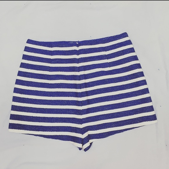 ⭐️Shorts - Picture 2 of 3