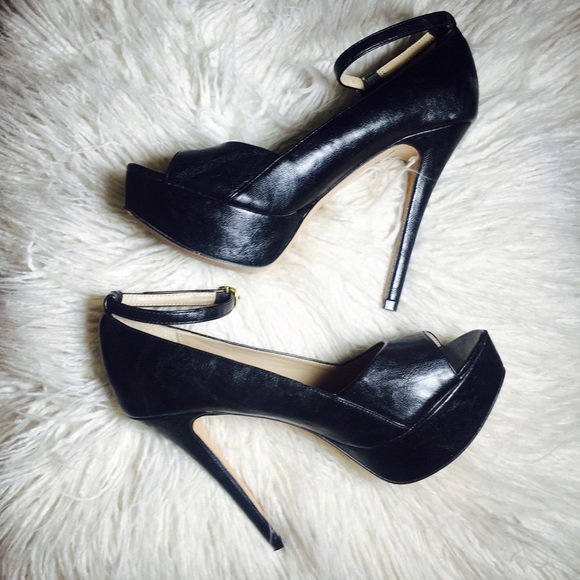 JustFab Black Platform Heels Sz 7.5 ankle strap