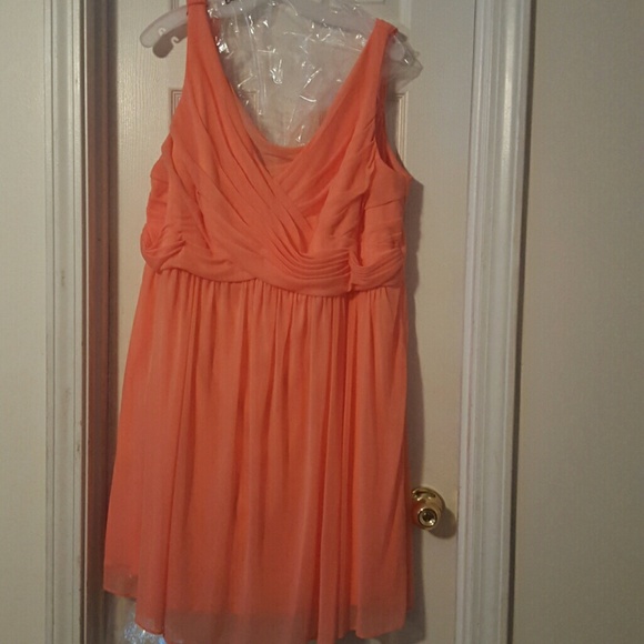 Short bridal or party gown - Picture 1 of 2