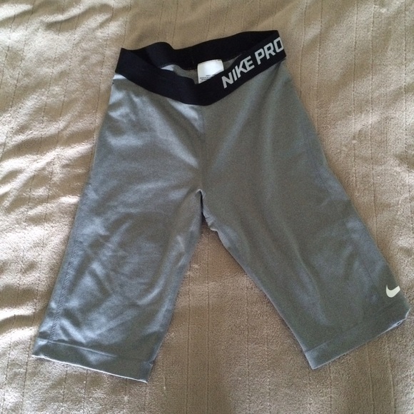 Nike Pants - FLASH SALE!!! New Nike pro capris