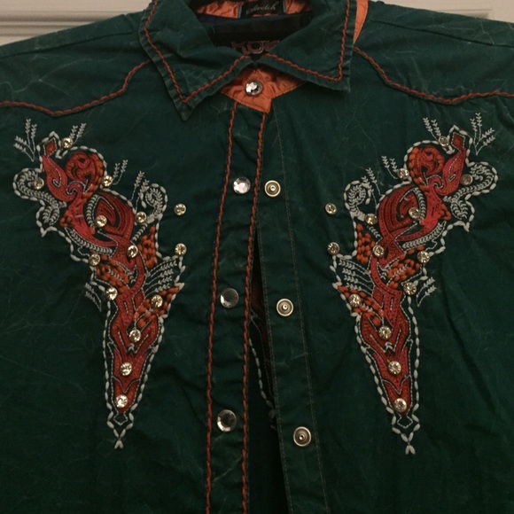 Roar Button-up Shirt - Picture 4 of 4