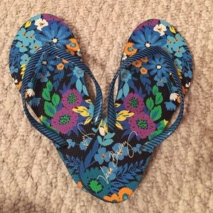 FLASH SALE! Last hour! 🎉🎉Vera Bradley flip flops