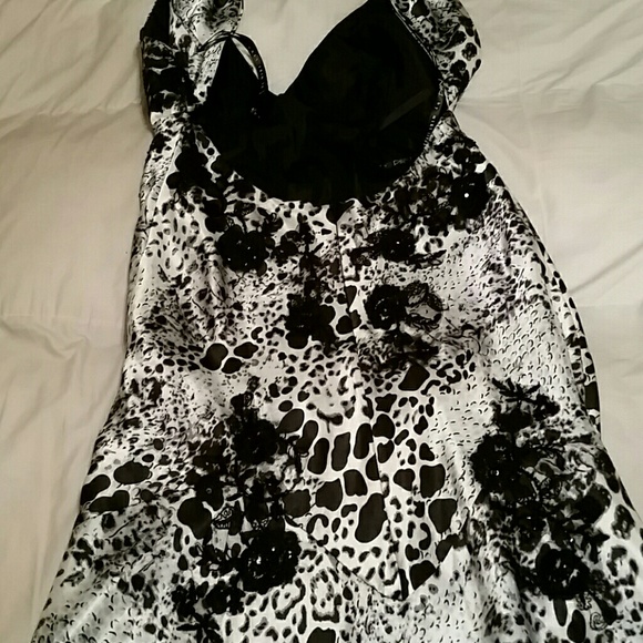 Floor length formal dress - Picture 3 of 4