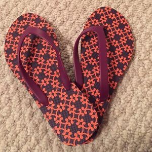 🌟New! Vera Bradley flip flops