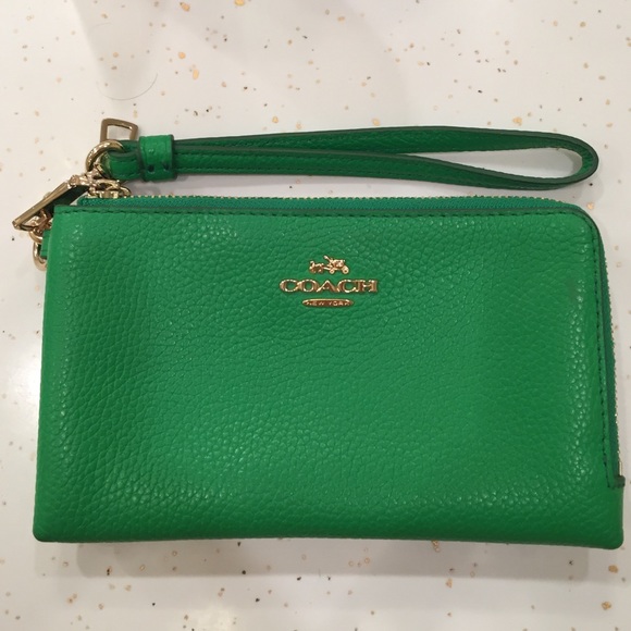 Coach Handbags - Coach clutch