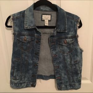NWOT acid wash denim cropped vest