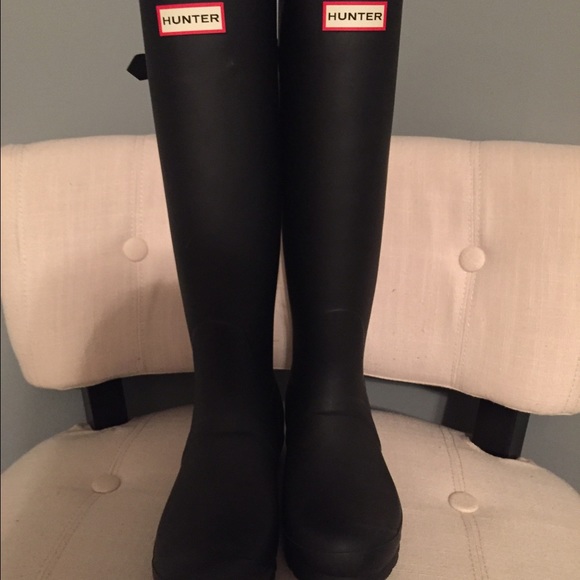 Black hunter boots