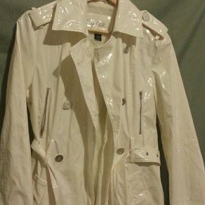 White coat.. New never worn.