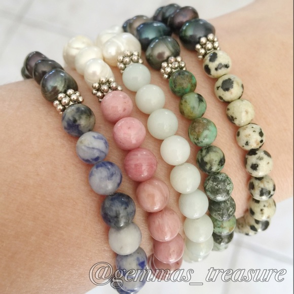 Set of 5 Pearl Stretch Bracelets - Picture 6 of 6