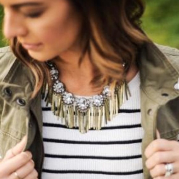 🆕 Stunning Crystal Statement Necklace - Picture 4 of 4