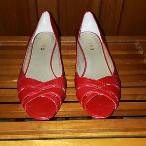 Size 8 red flats by Me Too