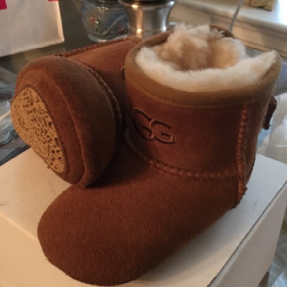 Infant UGGS (MAKE OFFER IN COMMENTS) - Picture 1 of 3