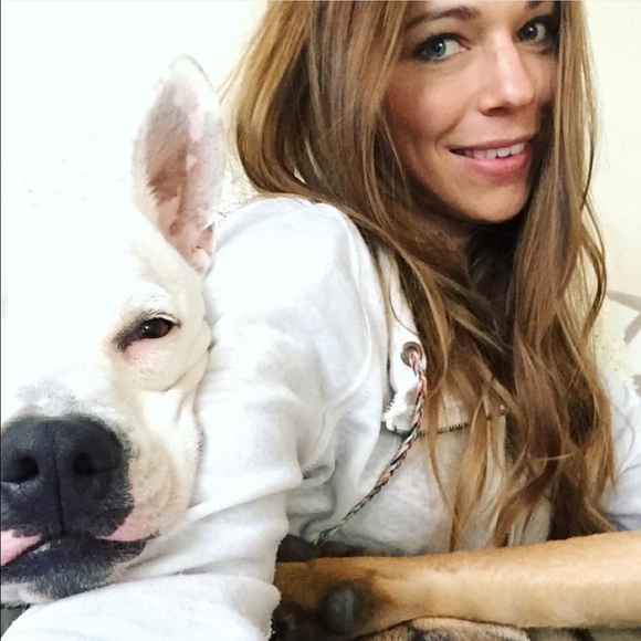 Meet your Posher, Amy - Picture 2 of 2