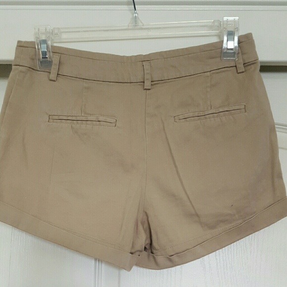 Forever 21 khaki shorts - Picture 2 of 3