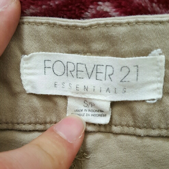 Forever 21 khaki shorts - Picture 3 of 3