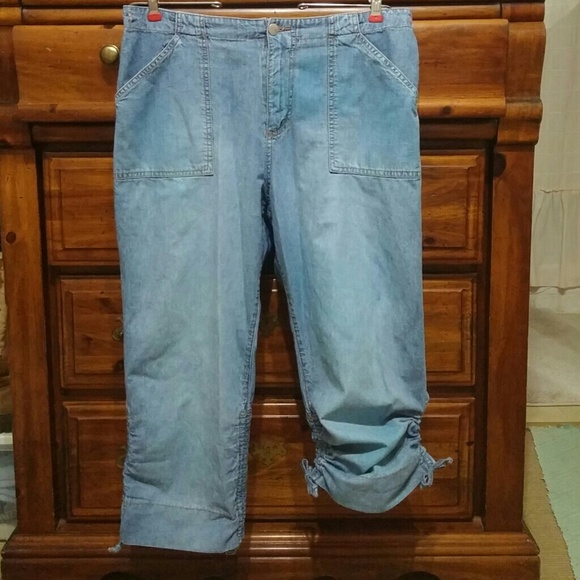 L.A. Blue Denim - "SOLD"  💀Capri Jeans With Tie Bunching Cuff sz 14