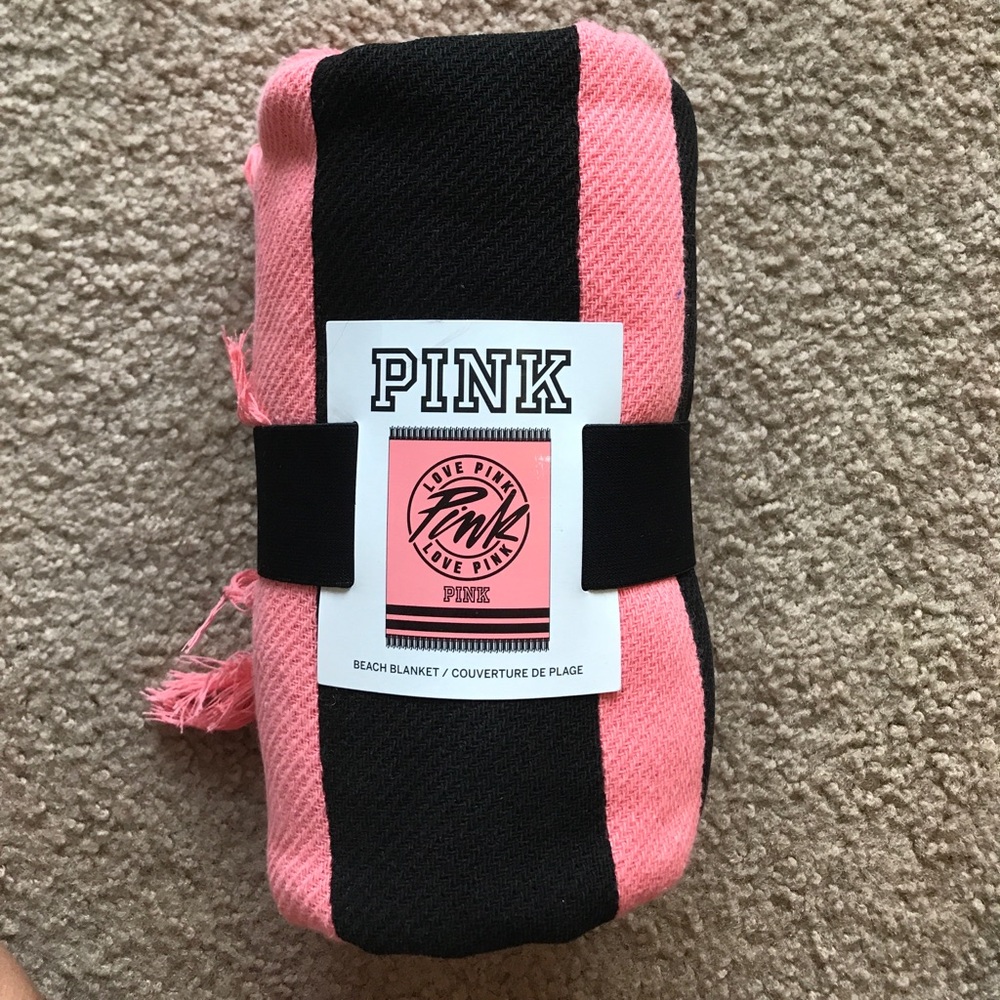 VS PINK BLANKET