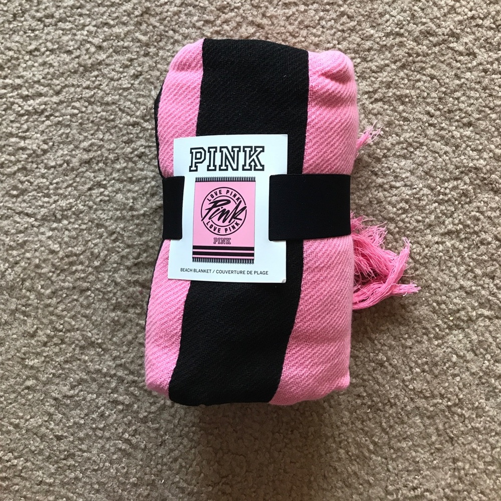 VS PINK BLANKET