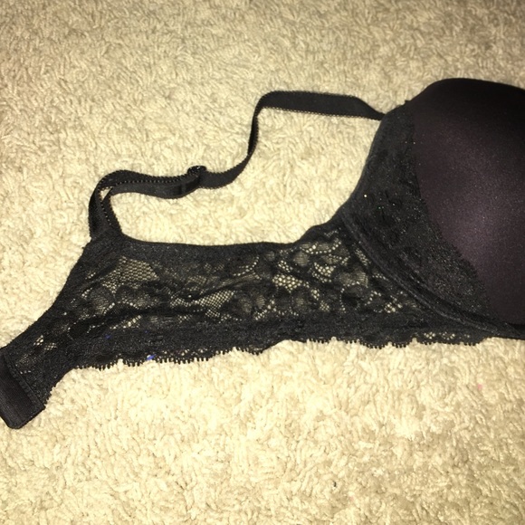 BLACK VS BRA - Picture 2 of 4