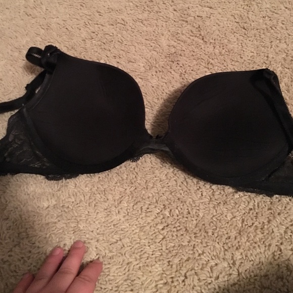 BLACK VS BRA - Picture 3 of 4