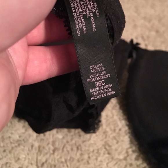 BLACK VS BRA - Picture 4 of 4