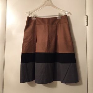 A line camel gray and black skirt