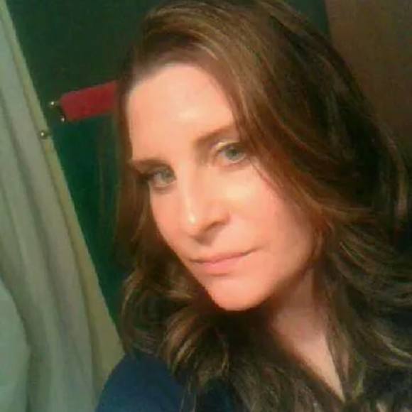 Meet your Posher, Renee - Picture 1 of 1