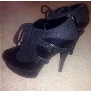 SALE!! Bakers bootie