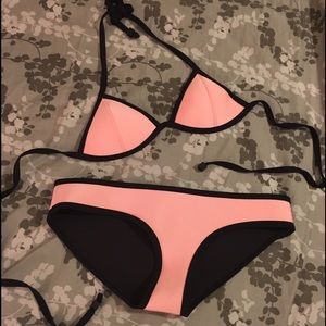 Chloe- California Coral Triangl Swimwear