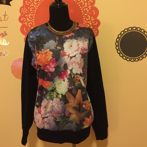 Black floral crewneck