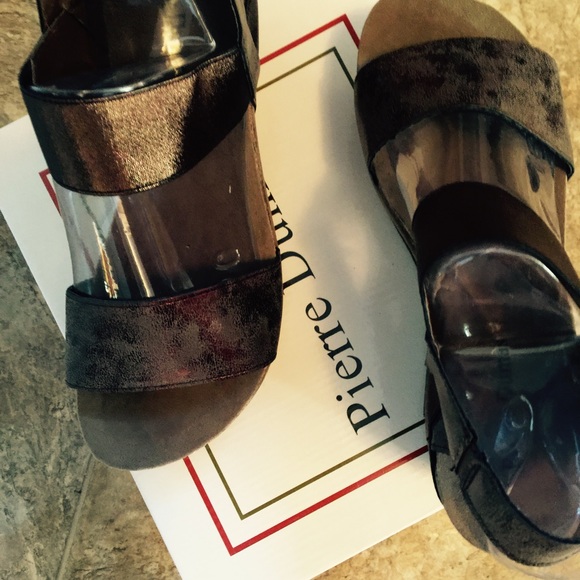 Pierre Dumas wedges. Similar to OTBTs