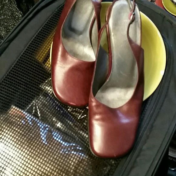 Sling back pumps