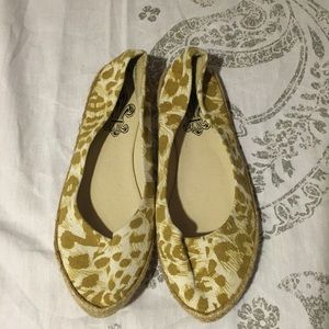 Francesca's flats