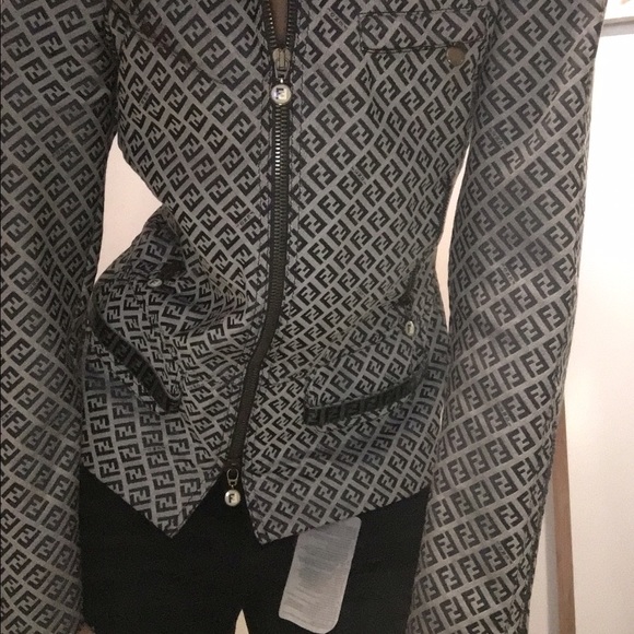 FENDI 💯 Authentic RARE Rain Coat - Picture 4 of 4