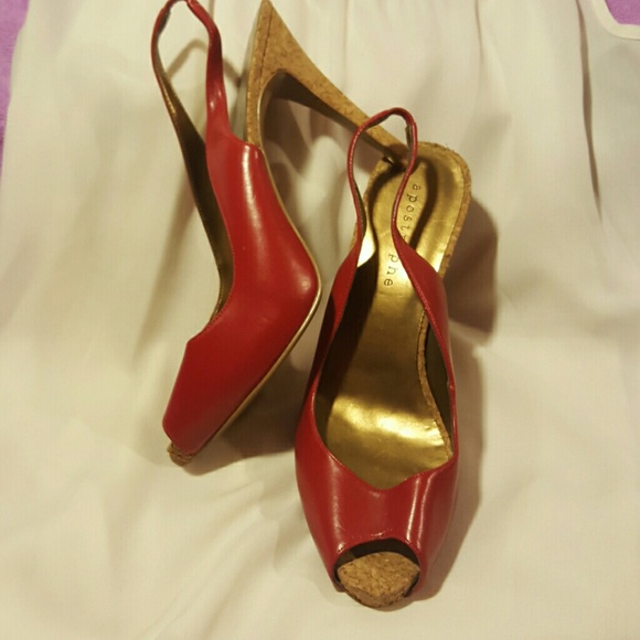 Apostrophe Red heels