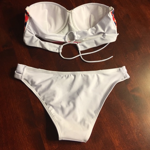 Bikini top & bottom - Picture 2 of 4