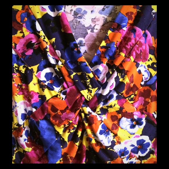 Spring fever? Gorgeous blouse covered in pansies!