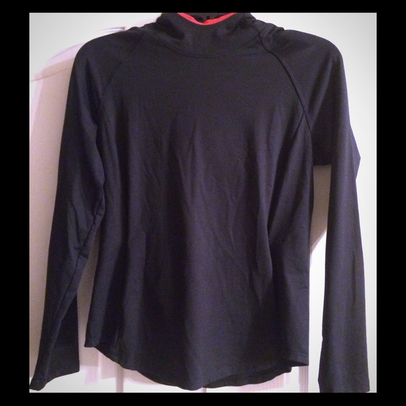 Hooded workout pullover