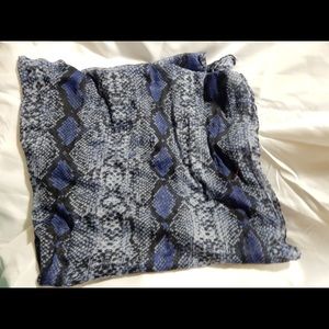 🎈FINAL SALE! Blue and Black Snake Pattern Scarf
